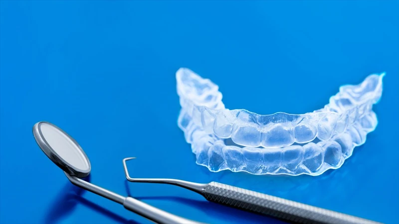  Invisalign vs. Traditional Braces: Why NY Patients are Opting for Clear Aligners
